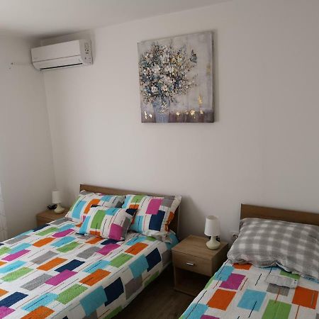 Tomek Apartment Vir Esterno foto