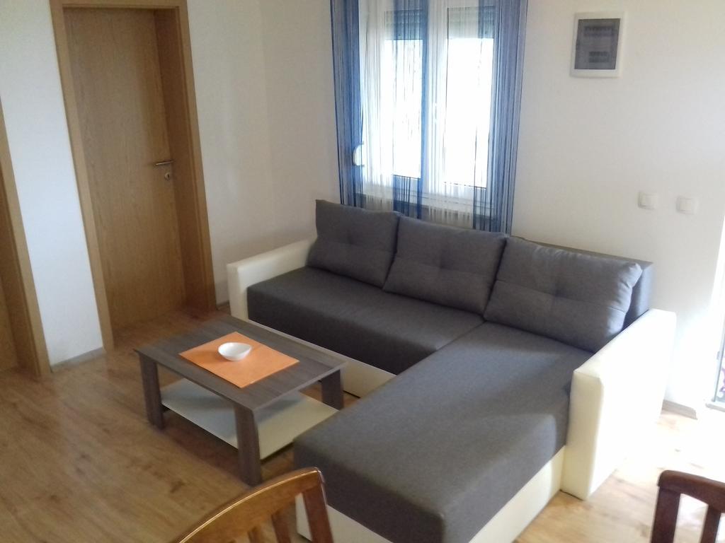 Tomek Apartment Vir Esterno foto