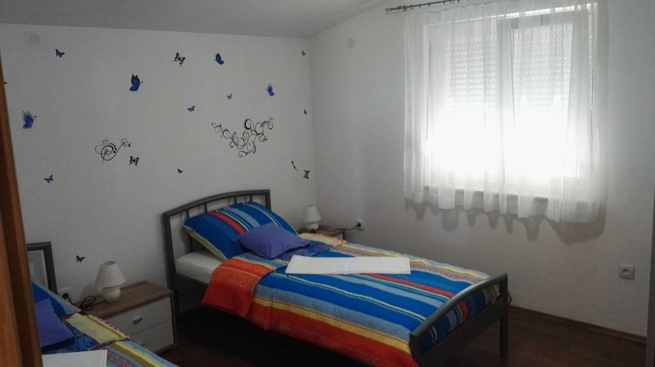 Tomek Apartment Vir Esterno foto