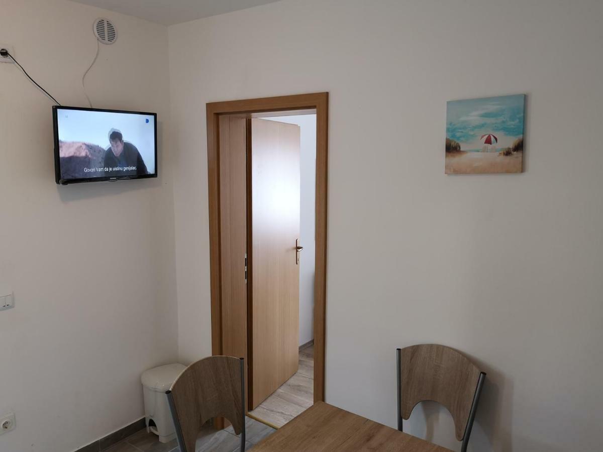 Tomek Apartment Vir Esterno foto