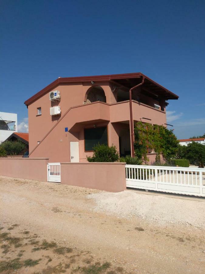 Tomek Apartment Vir Esterno foto